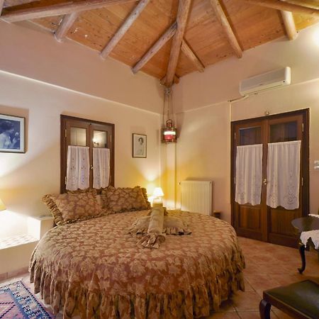 Archontiko Art Hotel Galaxidi Quarto foto